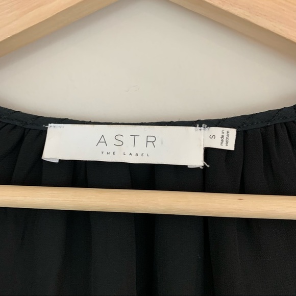 Astr The Label Black Ruched Puff Sleeve Cropped Blouse - Picture 8 of 9